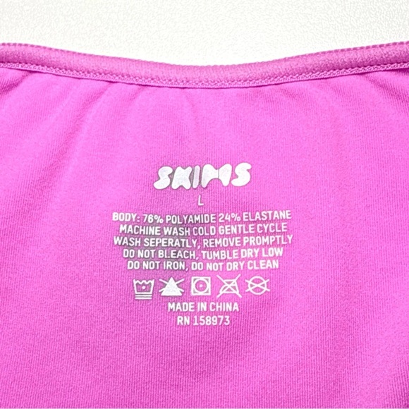 SKIMS Fits Everybody Sleeveless Mock Neck Bodysuit in Neon Orchid - Picture 4 of 4